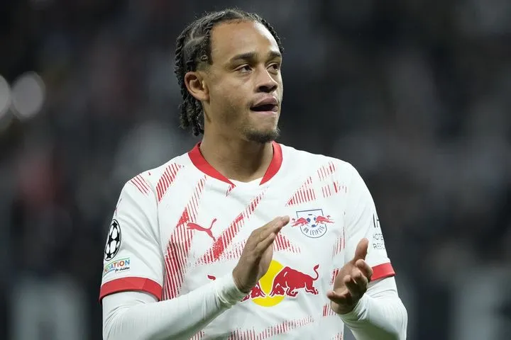 Τότεναμ: Ανακοίνωσε την απόκτηση του Τσάβι Σίμονς