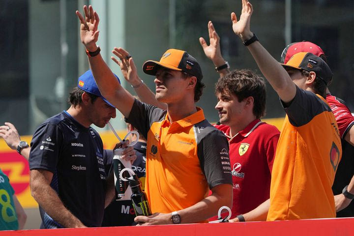 F1 2026: Ποιοι οδηγοί έχουν “κλείσει” για τη νέα σεζόν, ποιοι διεκδικούν τις 6 θέσεις που απομένουν