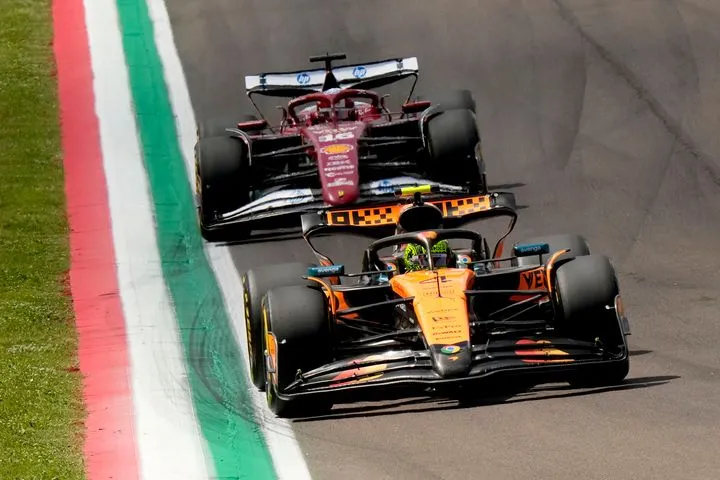 Γιατί η McLaren περιμένει τη Ferrari να την απειλήσει για νίκες φέτος -Ποιες είναι οι προϋποθέσεις, κατά τον Λεκλέρ