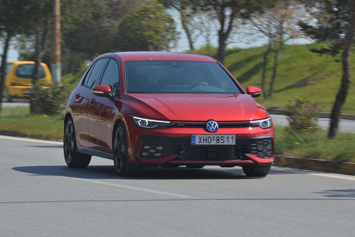 H Volkswagen με τα ετοιμοπαράδοτα μοντέλα της βάζει σε πειρασμό τους υποψήφιους αγοραστές