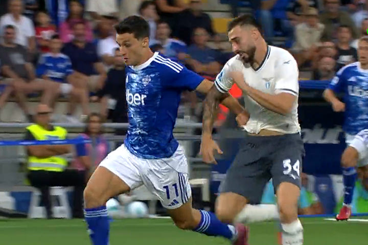 Κόμο – Λάτσιο 2-0: Ο Δουβίκας άνοιξε τον δρόμο και η ομάδα του Φάμπρεγας πανηγύρισε σπουδαίο τρίποντο στην πρεμιέρα