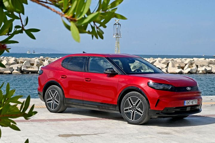 Δοκιμάζουμε το ηλεκτρικό, ταξιδιάρικο SUV Ford Capri των 286 ίππων και της μεγάλης αυτονομίας