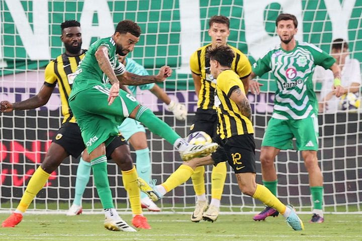 Ο Γκόλντσον ισοφάρισε σε 2-2, νικώντας τον Στρακόσα με απίστευτο γυριστό σουτ