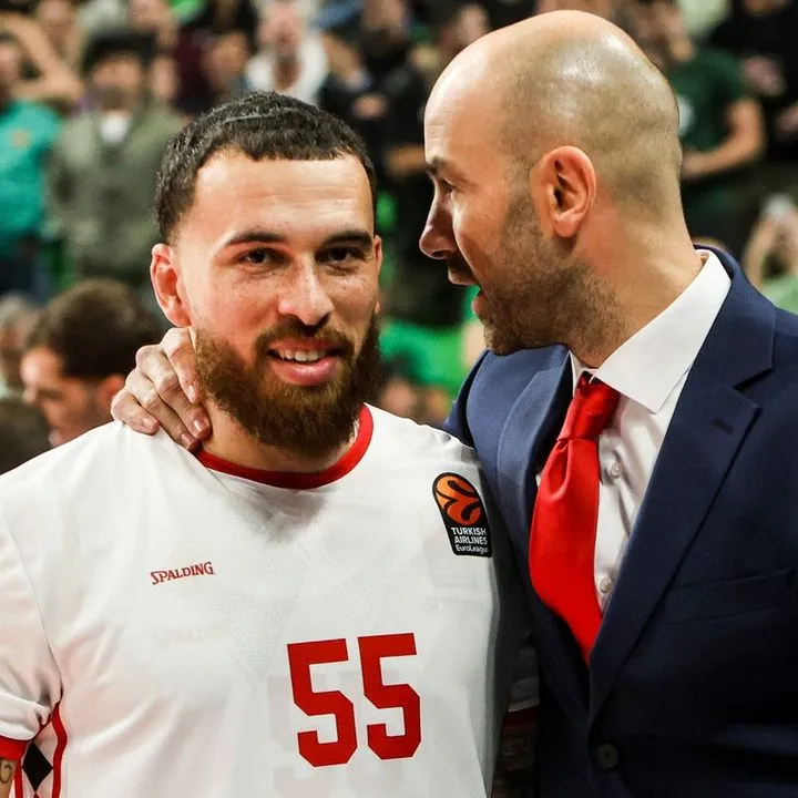 Πώς συνδέεται το μέλλον των Σπανούλη και Τζέιμς – Τι ισχύει με Dubai BC και Μπαρτσελόνα