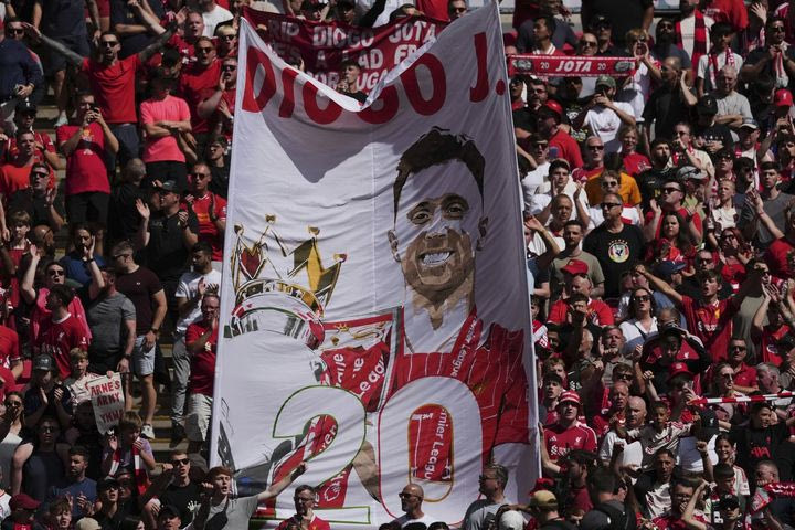 Κρίσταλ Πάλας – Λίβερπουλ: Φορτισμένη η ατμόσφαιρα στο Γουέμπλεϊ λόγω Ντιόγκο Ζότα, αποδοκιμασίες από μερίδα οπαδών των Λονδρέζων