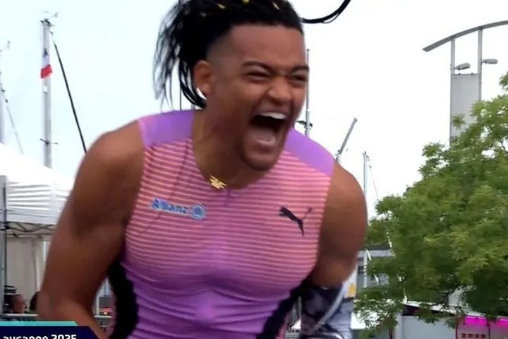 Το άλμα του ασταμάτητου Καραλή πάνω από τα 6.02μ., με το οποίο έκλεισε πανηγυρικά το Diamond League στη βροχερή Λωζάνη