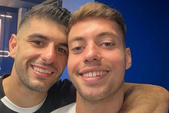 Κουλιεράκης και Τζίμας αντάμωσαν ξανά: Τα χαμογελά, η selfie και οι αγκαλιές των δύο διεθνών