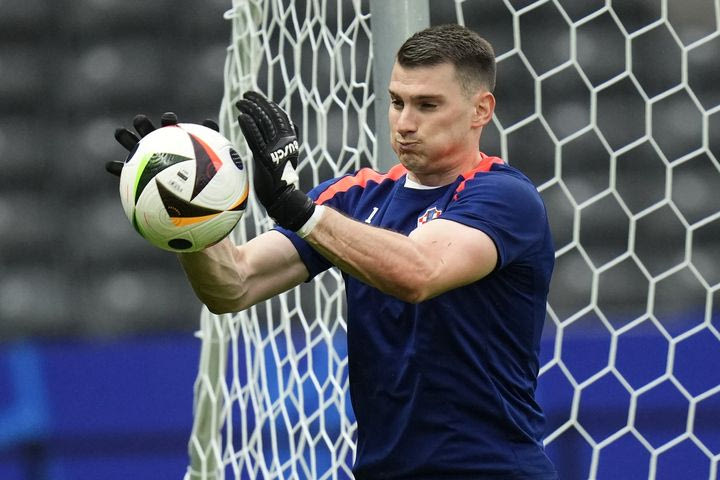 Νότιγχαμ Φόρεστ: Σε συζητήσεις με τη Φενέρμπαχτσε για τον Λιβάκοβιτς