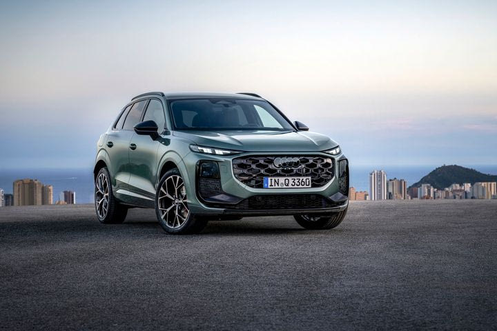 H Audi αποκαλύπτει με κάθε επισημότητα τη νέα γενιά του premium best seller SUV Q3- Πότε έρχεται στην Ελλάδα
