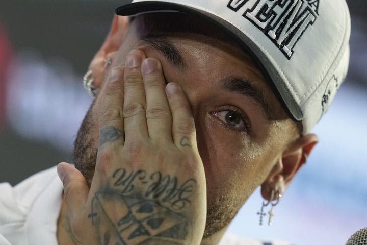 Νεϊμάρ – Κουτίνιο 0-6: Πλάνταξε ο Βραζιλιάνος σταρ μετά τη συντριβή της Σάντος, τον παρηγορούσε ο αντίπαλος τεχνικός