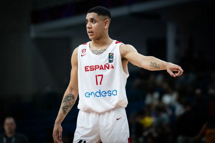 EuroBasket 2025: Ο Ίζακ Νογκές κλήθηκε στην εθνική Ισπανίας