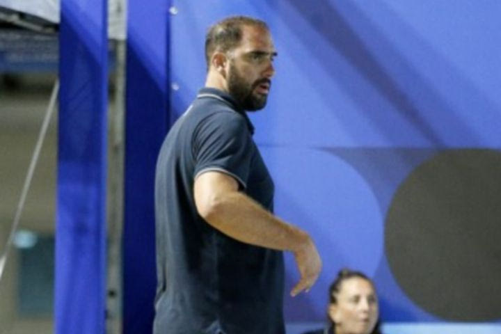 Ντόσκας: “Τα κορίτσια έδειξαν ψυχικό σθένος μετά τον χαμένο ημιτελικό, ευχαριστημένοι με το χάλκινο μετάλλιο”