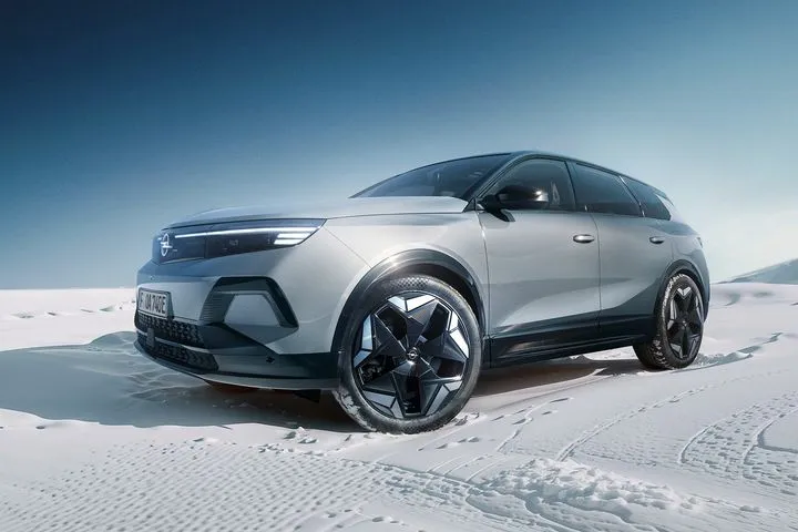 Αυτές είναι οι GSE παγκόσμιες πρεμιέρες της Opel στην IAA Mobility 2025