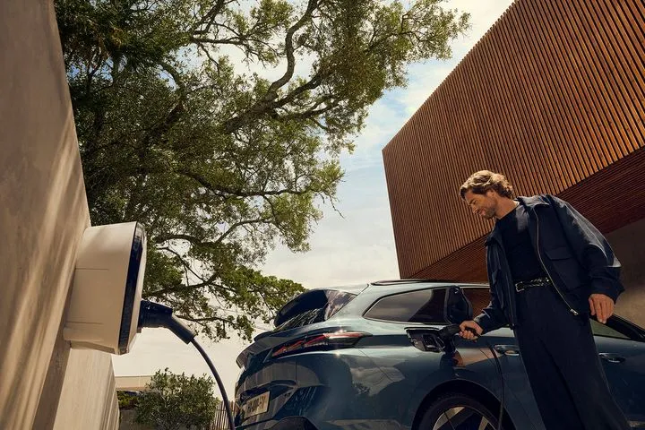 Το Υπουργείο Μεταφορών δίνει “εξηγήσεις” για το πρόγραμμα επιδότησης “Κινούμαι Ηλεκτρικά ΙΙΙ”