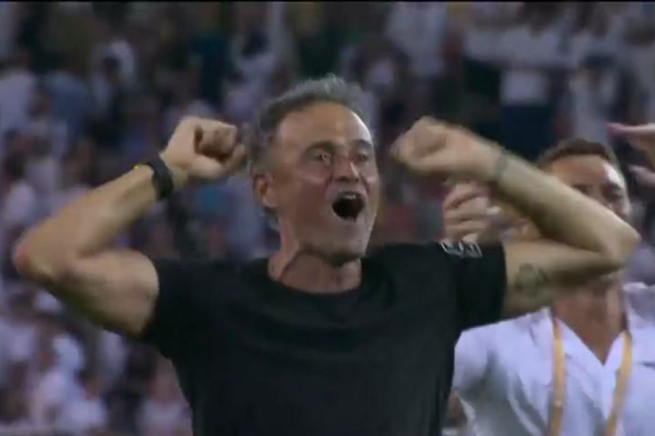 Τα δάκρυα συγκίνησης του Λουίς Ενρίκε μετά την κατάκτηση του Super Cup