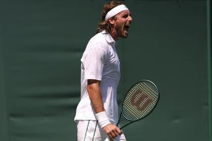 Το μεσημέρι της Τετάρτης η συνέχεια της αναμέτρησης του Τσιτσιπά με τον Μαροζάν στο τουρνουά του Μονάχου