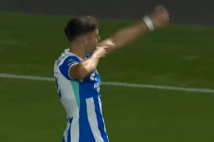 Τζίμας ο τοξοβόλος: Ο απολαυστικός πανηγυρισμός του στο 2ο του γκολ με την Μπράιτον