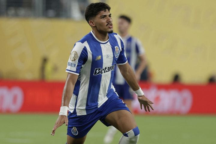 Σπόρτινγκ – Πόρτο 1-2: Οι Δράκοι πήραν το ντέρμπι στη Λισαβόνα υπό το βλέμμα του Ιωαννίδη, πέρασε αλλαγή ο Βαγιαννίδης στο δεύτερο μέρος