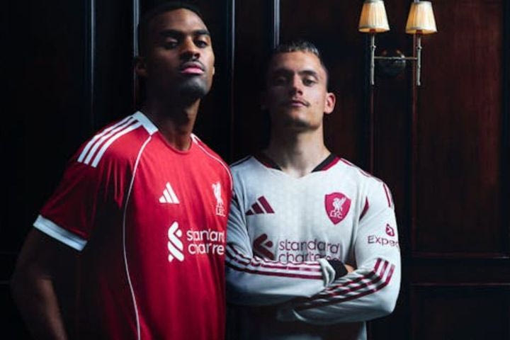 Η Adidas και η Liverpool FC παρουσιάζουν τις νέες εντός και εκτός έδρας εμφανίσεις