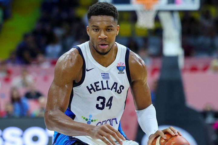 Ελλάδα – Ιταλία: Το ρεσιτάλ του Γιάννη, οι συνεργασίες του με τον Σλούκα και το επιτυχημένο Plan B με μπροστάρη τον Τολιόπουλο