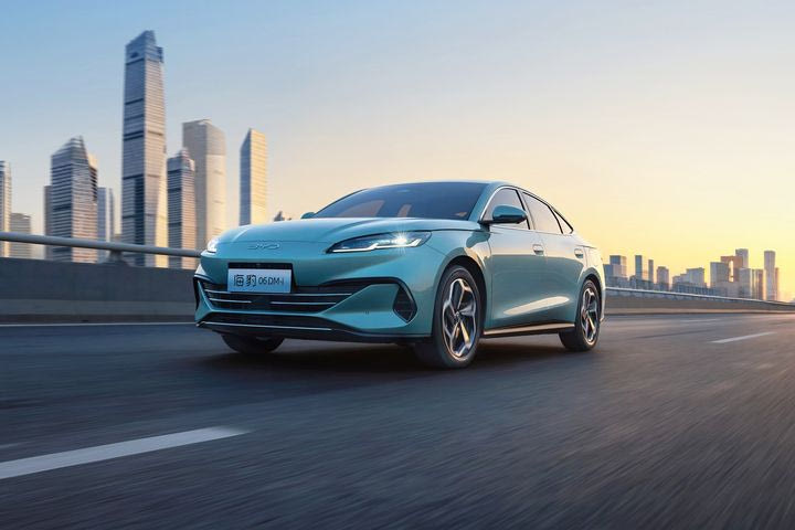 Η BYD συνεχίζει να “αναστατώνει” την Ευρώπη: Πρεμιέρα του Seal 6 DM-i Touring με αυτονομία 1.505 χλμ.