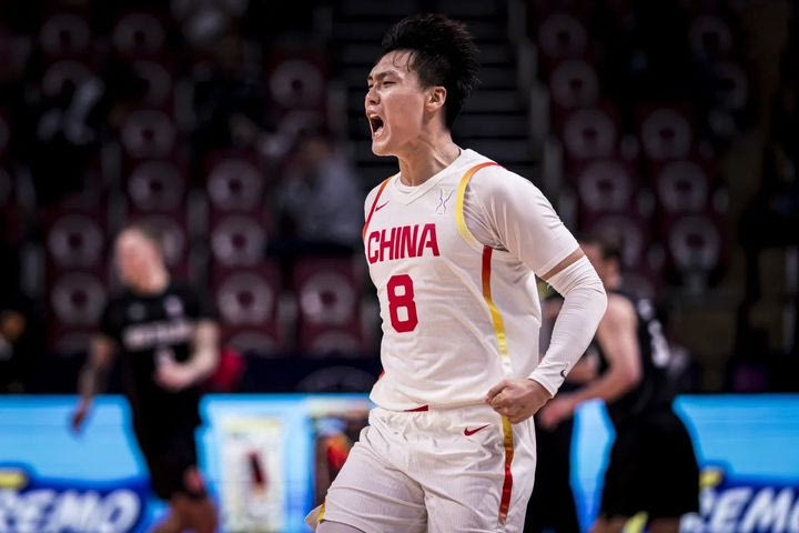 Στον τελικό του FIBA Asia Cup η Κίνα, περιμένει να μάθει τον αντίπαλό της