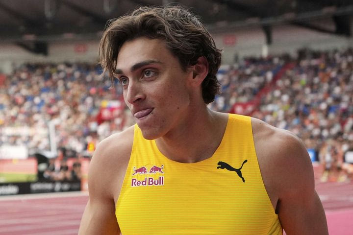 Ντουπλάντις πες αλεύρι, ο Μπούμπκα σε γυρεύει