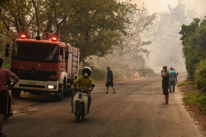 Φωτιές: Έκκληση του Παπαχαραλάμπειου Εθνικού σταδίου της Ναυπάκτου για διανομή ειδών άμεσης ανάγκης στους πληγέντες των πυρκαγιών