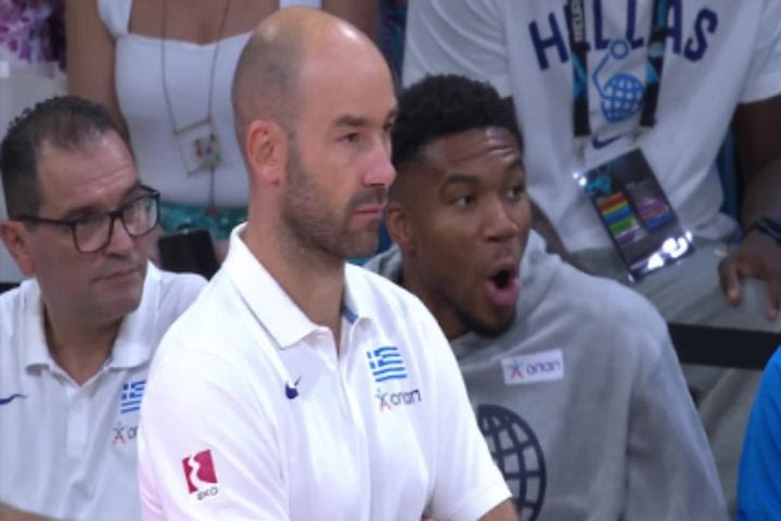 EuroBasket 2025: Η φοβερή αντίδραση του Γιάννη Αντετοκούνμπο στο κάρφωμα του Κατσίβελη κόντρα στην Κύπρο