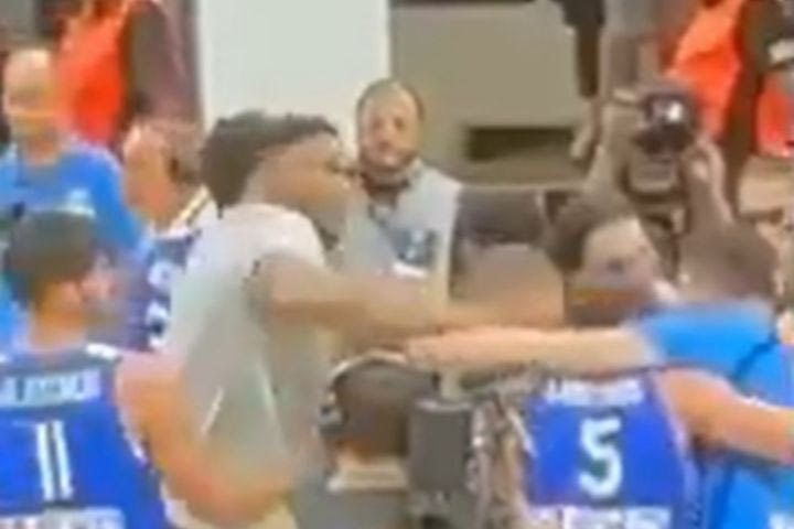 Η φιλική σφαλιάρα του Γιάννη Αντετοκούνμπο στον Λαρεντζάκη που έγινε viral