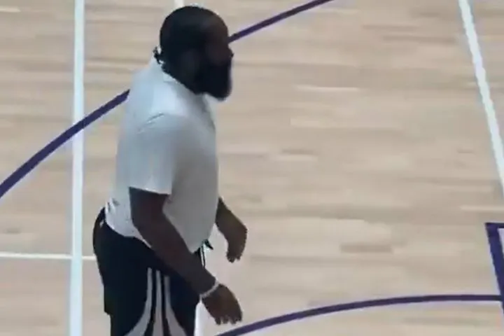 Προβληματίζει η εικόνα του Τζέιμς Χάρντεν: Εμφανίστηκε ξανά υπέρβαρος, σε περιοδεία στην Κίνα