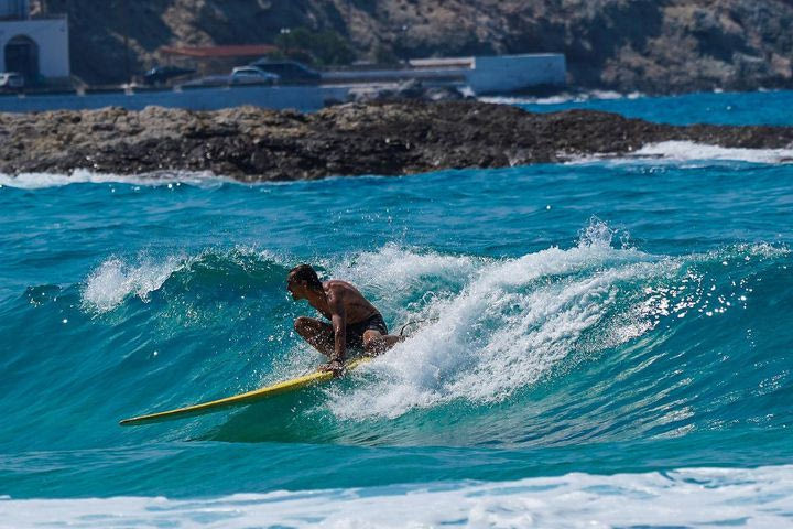 Ο πρώτος επίσημος αγώνας Surf στην Ικαρία είναι γεγονός
