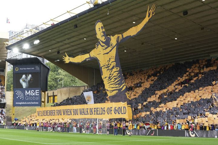 Ντιόγκο Ζότα: Το εντυπωσιακό κορεό των φιλάθλων της Γουλβς στη μνήμη του αδικοχαμένου Πορτογάλου