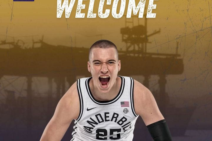 Στο Λαύριο ο Τάσος Καματερός