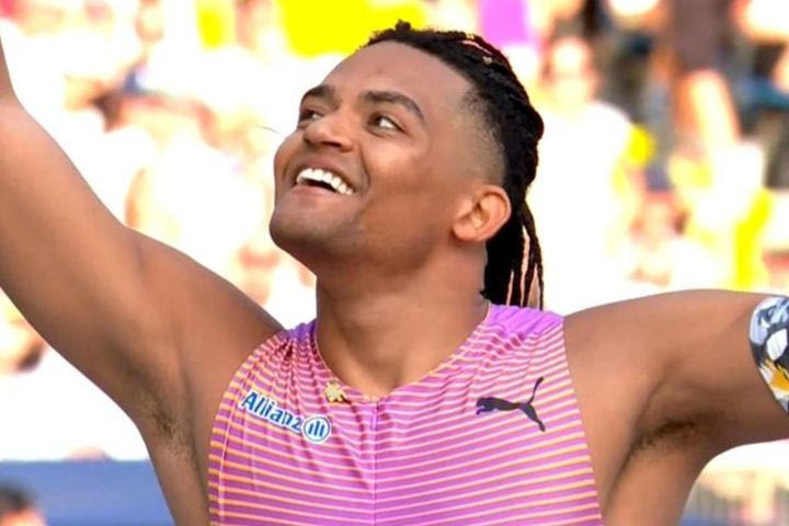 Καθολική αναγνώριση: Ο Καραλής αποθεώθηκε στο στάδιο έπειτα από την τρίτη του προσπάθεια στη Σιλέσια