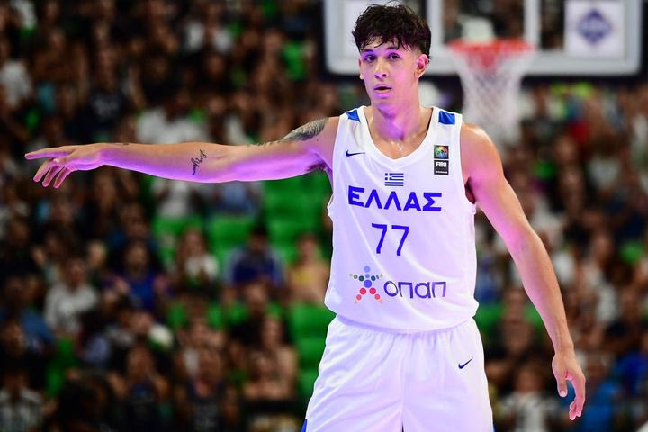 Μπαζίνας: “Με κάλεσε ο Νίκος Ζήσης και δεν είχα το τηλέφωνό του, ‘έμεινα’ όταν με ενημέρωσε ότι ήμουν στις κλήσεις της Εθνικής Ανδρών”