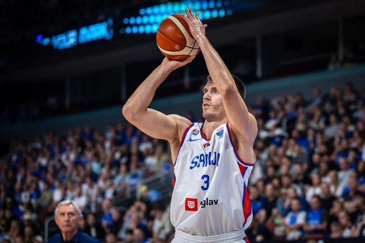 EuroBasket 2025: Τιμωρία μίας αγωνιστικής με τριετή αναστολή και πρόστιμο στον Πετρούσεβ από τη FIBA