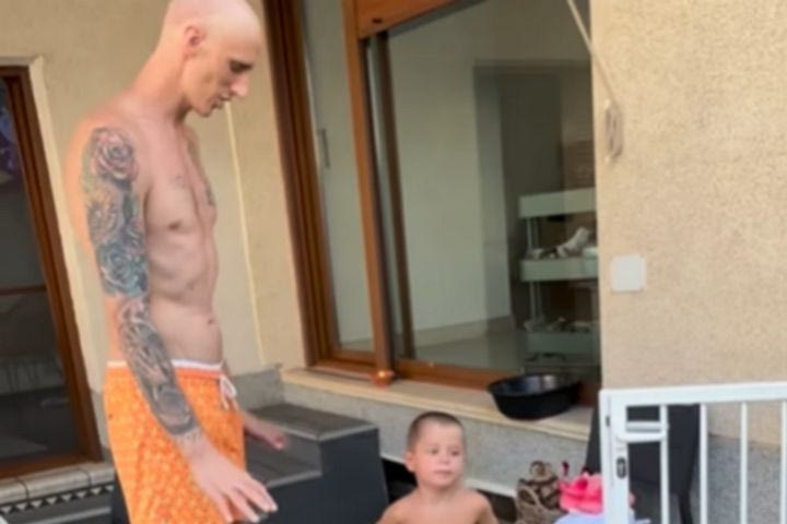 Ο μικρός Αχιλλέας προπονεί τον Πολονάρα στη δυσκολότερη μάχη της ζωής του