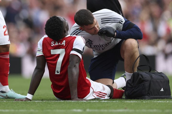 Πλήγμα για Άρσεναλ και εθνική Αγγλίας, νοκ-άουτ για έναν μήνα ο Σακά