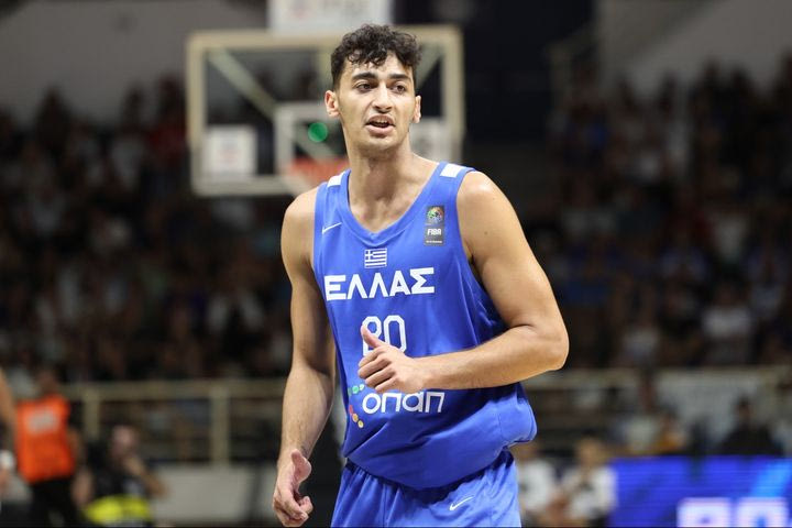 Ο Σαμοντούροβ πέτυχε το πρώτο τρίποντο της Εθνικής κόντρα στο Μαυροβούνιο μετά από 16 άστοχες προσπάθειες