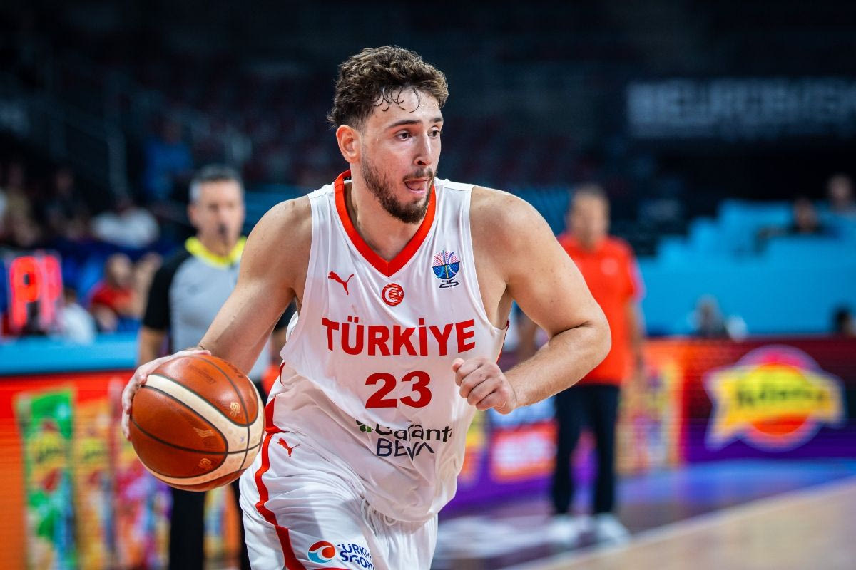 Ο Αλπερέν Σενγκούν