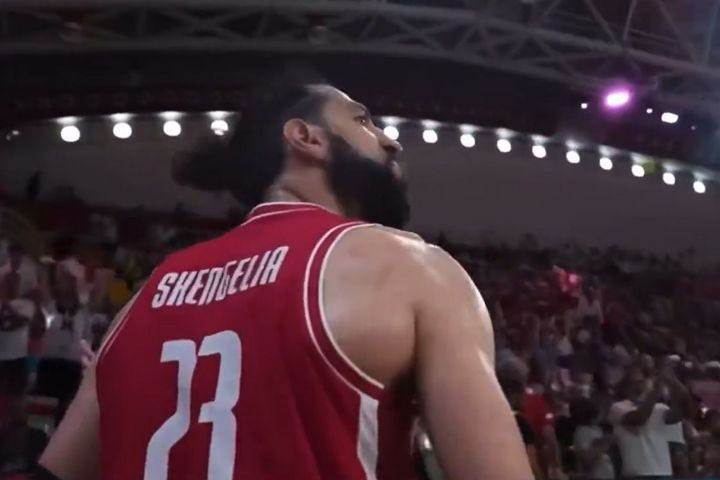 Ιταλία – Γεωργία: Ο Σενγκέλια έβρισε και τους τρεις διαιτητές και αποβλήθηκε, χειρονομία χρηματισμού από τον Μπιτάτζε