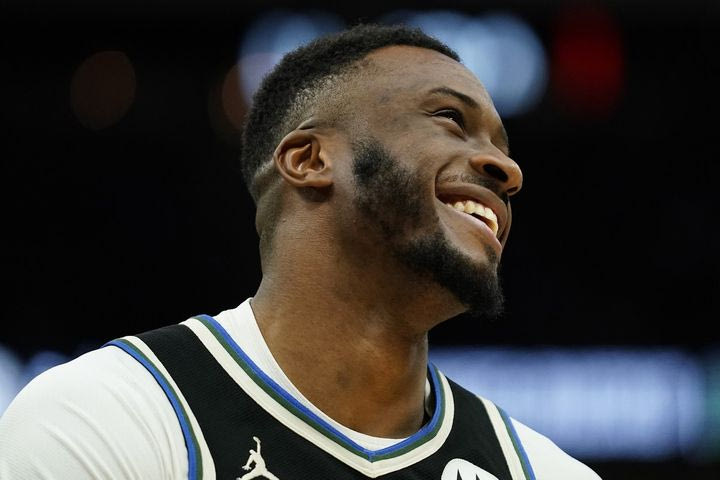 Θανάσης Αντετοκούνμπο: Οι Μπακς ανακοίνωσαν την επιστροφή του