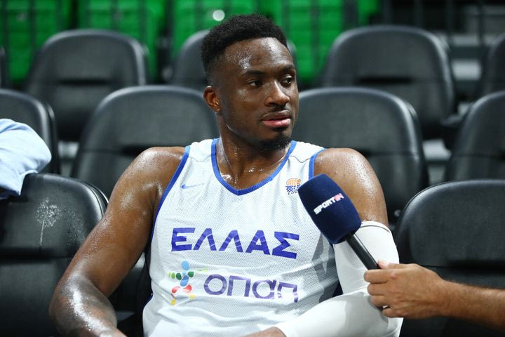 Ο Θανάσης Αντετοκούνμπο στο SPORT24: “Πήγα πέρυσι που ήμουν τραυματίας με μπότα, πολύ λίγες οι ευκαιρίες να βρεθείς στην Εθνική”
