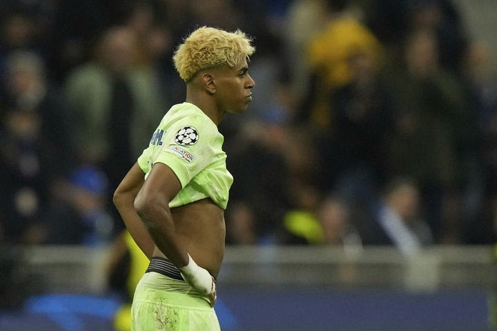 UEFA: Τιμωρίες με πρόστιμα σε Γιαμάλ και Λεβαντόβσκι – Μία αγωνιστική στον Φλικ