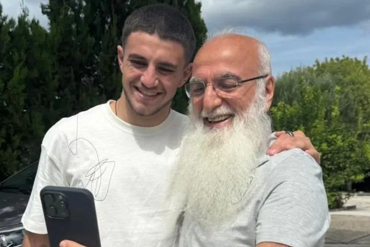 ΠΑΟΚ: Οι πρώτες φωτογραφίες του Ζαφείρη με τον Σαββίδη μετά την ανακοίνωση της ιστορικής μεταγραφής