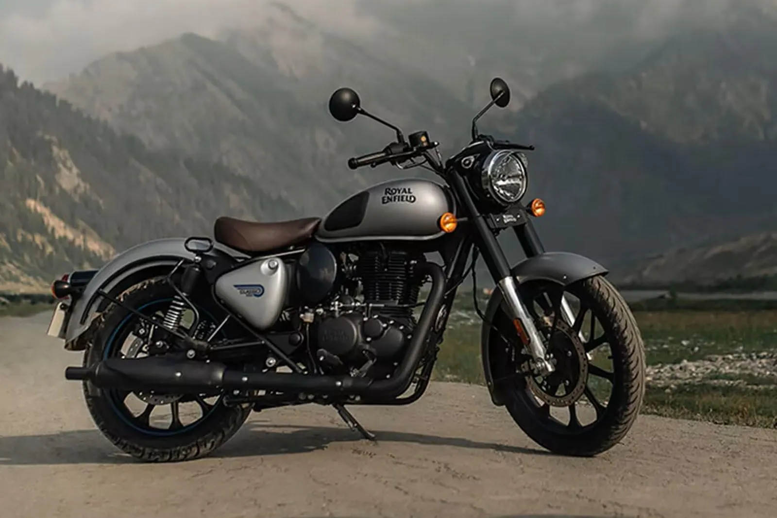 Ανάκληση μοντέλων της Royal Enfield για αλλαγή ανακλαστήρων