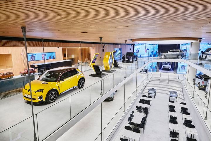 H Renault μας συστήνει το μέλλον των εκθέσεων αυτοκινήτων