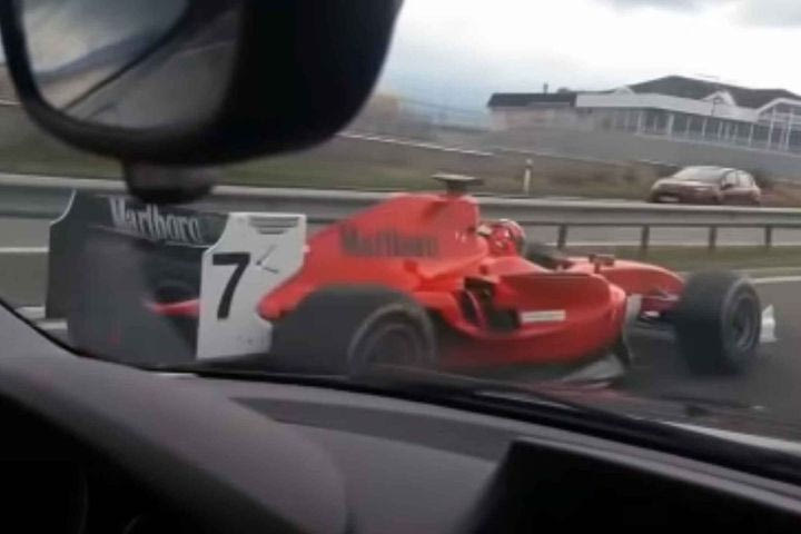 Συνελήφθη οδηγός που έβγαινε στους δρόμους με μονοθέσιο στα χρώματα της Ferrari -Δείτε το VIDEO