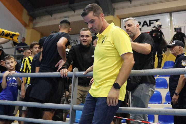Ρουί Σίλβα προς τους φίλους της ΑΕΚ: “Αυτή ήταν η πρώτη και η τελευταία φορά που χάσαμε από τον Ολυμπιακό”